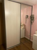 Op maat gemaakte kledingkast met schuifdeuren, Op maat gemaakt, 200 cm of meer, 150 tot 200 cm, Met hangruimte