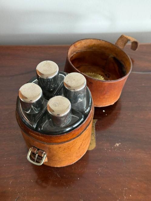 Antieke Lederen geurflesjes houder, Antiek en Kunst, Antiek | Overige Antiek, Ophalen of Verzenden