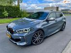 BMW 1-serie M135i xDrive High Executive FULL OPTION, Auto's, BMW, Te koop, Alcantara, Zilver of Grijs, Geïmporteerd