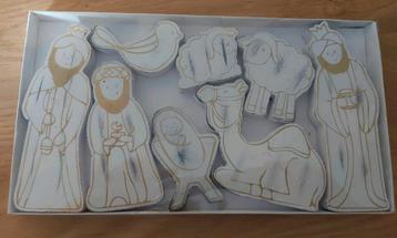NIEUW HOUTEN KERSTSTAL FIGUREN WIT/GOUD-XENOS KERST DECO beschikbaar voor biedingen