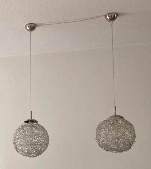 2 Zilverkleurige hanglampen met metalen draden, Huis en Inrichting, Lampen | Hanglampen, Gebruikt, Minder dan 50 cm, Metaal, Ophalen of Verzenden