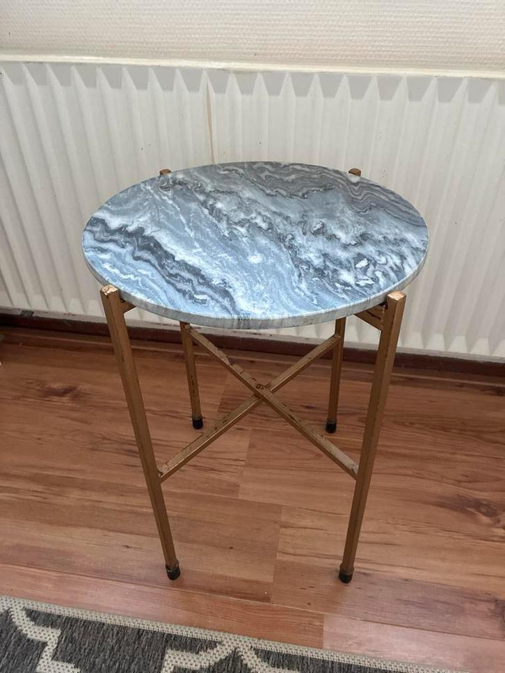 Bijzettafel met marmeren blad, Huis en Inrichting, Tafels | Bijzettafels, Gebruikt, Rond, 45 tot 60 cm, Minder dan 55 cm, Overige materialen