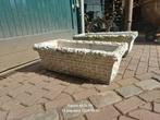 Twee stuks grote plantenbakken - gevlochten met bloemenrand, Ophalen, Gebruikt, 60 tot 100 cm, Beton