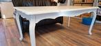 Vintage witte tafel met sierlijke poten, Huis en Inrichting, Tafels | Eettafels, Ophalen