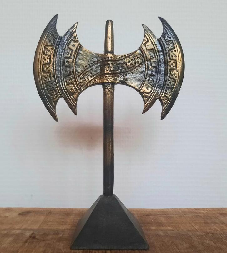 Minoïsche dubbele bijl op standaard, Antiek en Kunst, Antiek | Koper en Brons, Ophalen of Verzenden