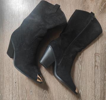 Nieuwe zwarte laarzen maat 41 cowboy  beschikbaar voor biedingen