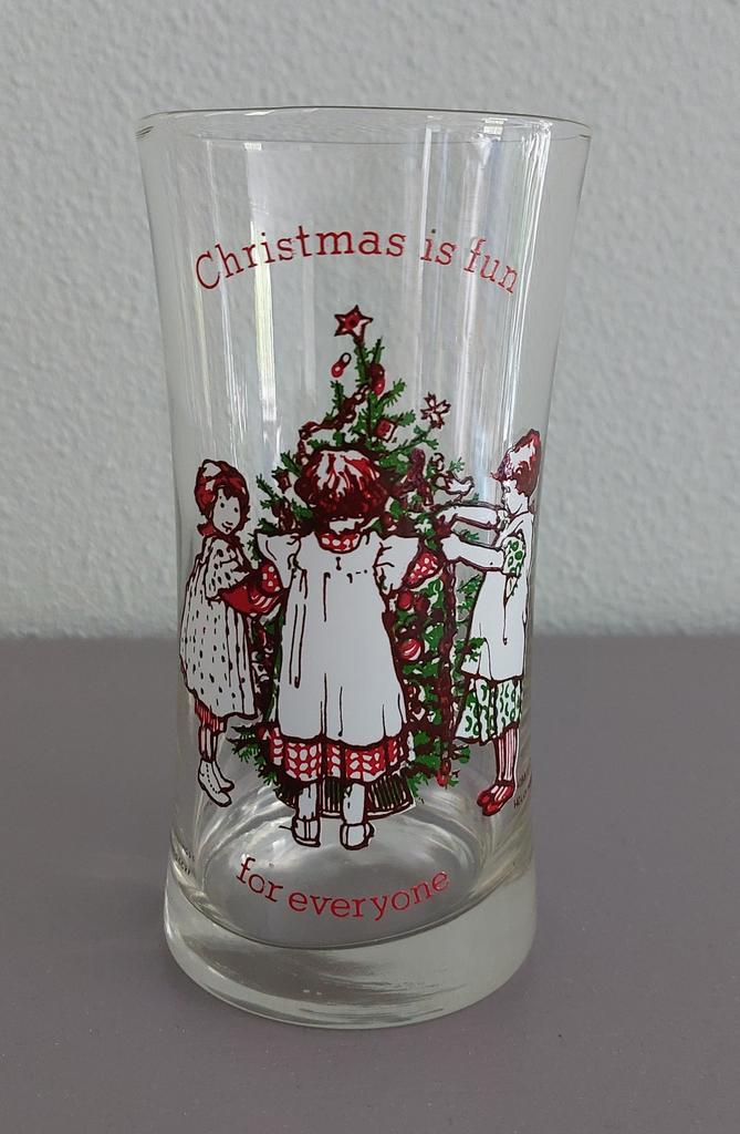 HOLLY HOBBIE glas melkglas frisdrank glas  KERST  🎄🎁, Diversen, Kerst, Zo goed als nieuw, Ophalen of Verzenden