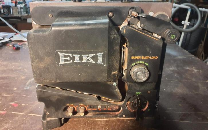 Eiki 16mm filmprojector, Verzamelen, Fotografica en Filmapparatuur, Projector, 1960 tot 1980, Ophalen of Verzenden