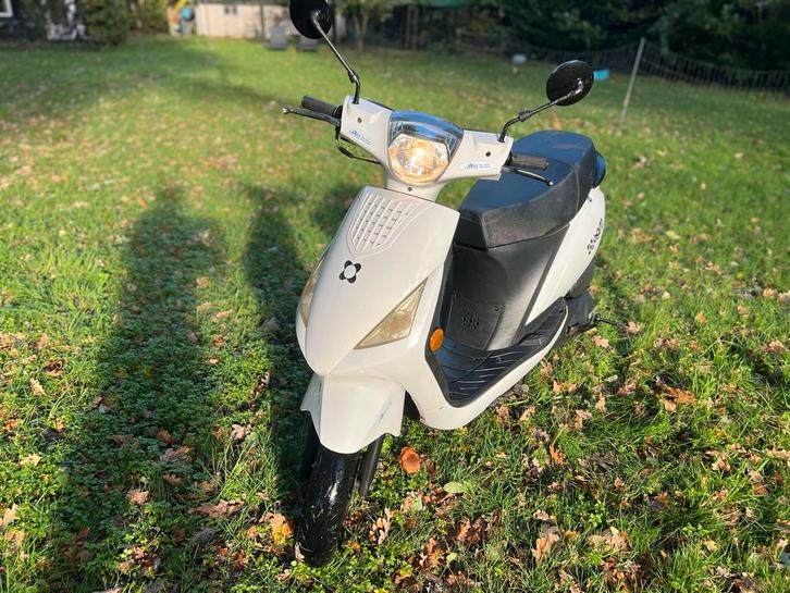 AGM SP50 4100 km gereden grote beurt gehad windscherm+helm, Fietsen en Brommers, Brommeronderdelen | Scooters, Gebruikt, Kymco