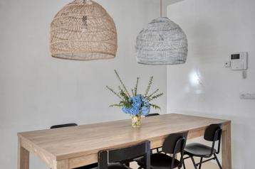  GRATIS: 6 zwarte vintage stoelen – stijlvol en tijdloo beschikbaar voor biedingen