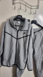 Nike Tech Fleece Trainingspak Grijs Maat L, Kleding | Heren, Sportkleding, Maat 52/54 (L), Nike, Ophalen of Verzenden, Zo goed als nieuw