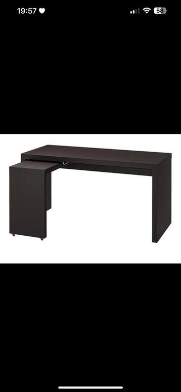 Zwart bureau van ikea