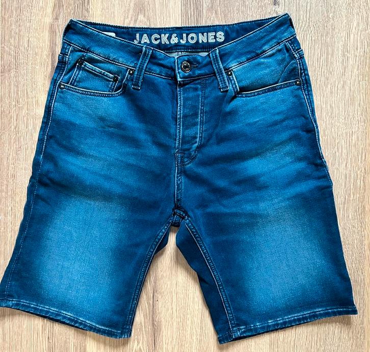 Blauwe stretch jeansshort Jack en Jones maat S, Kleding | Heren, Spijkerbroeken en Jeans, Zo goed als nieuw, Overige jeansmaten