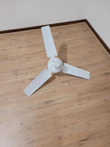 Plafondventilator - Koel en Stijlvol! beschikbaar voor biedingen