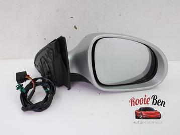 Buitenspiegel rechts van een Volkswagen Passat beschikbaar voor biedingen
