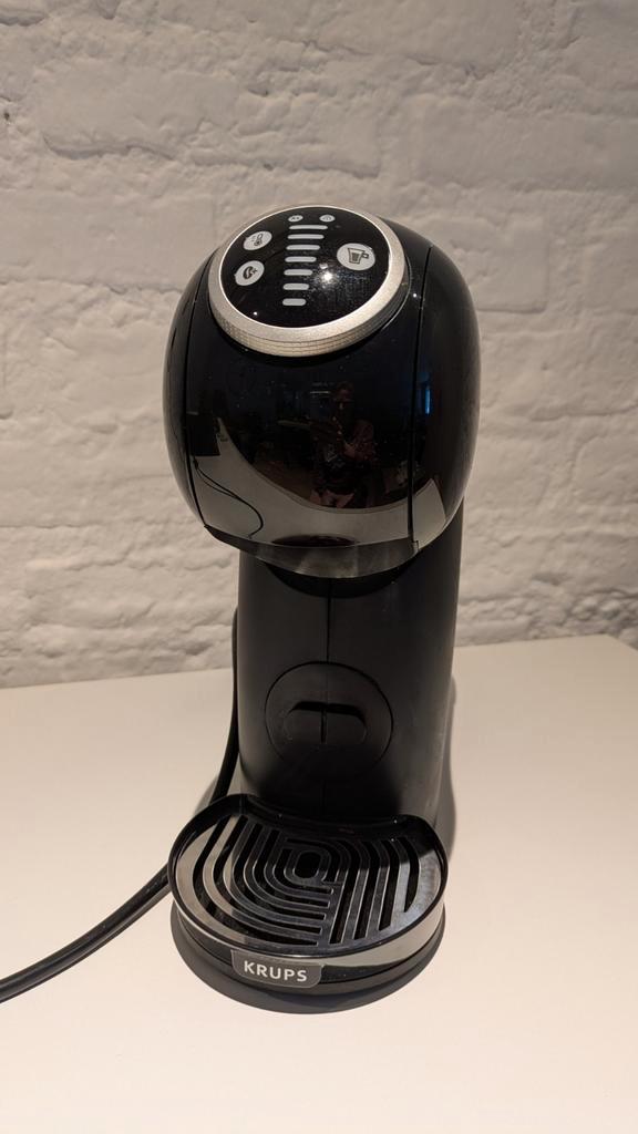 Krups Dolce Gusto Genio S Plus, Witgoed en Apparatuur, Koffiezetapparaten, Zo goed als nieuw, Koffiepads en cups, Koffiemachine
