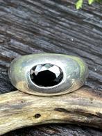 Prachtige zilveren vintagering met zwarte steen, Ophalen of Verzenden, Dame, Zilver, Kleiner dan 17