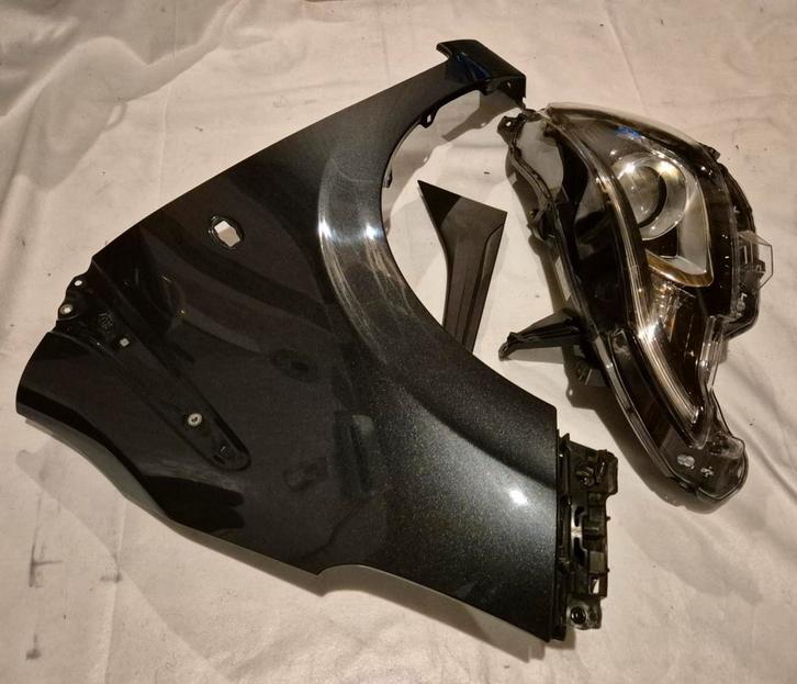 250€ PER STUK PEUGEOT 108 SPATBORD KTA LINKS KOPLAMP LINKS, Auto-onderdelen, Carrosserie en Plaatwerk, Spatbord, Peugeot, Links