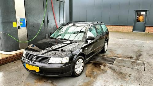 VW Passat family car deal, for families or students, Auto's, Volkswagen, Passat, Benzine, Stationwagon, Handgeschakeld, Zwart