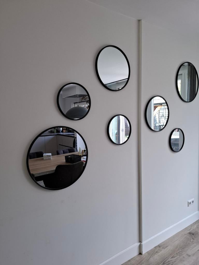 Ronde spiegels zwarte metalen lijst, Minder dan 50 cm, Rond, Ophalen of Verzenden, Zo goed als nieuw