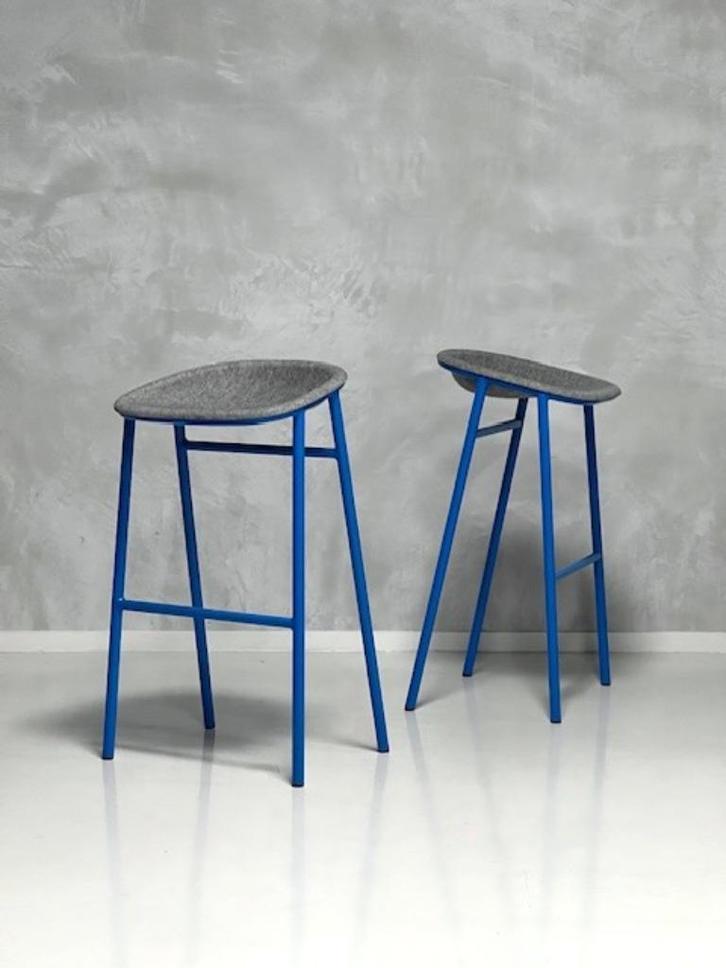 LJ3 PET Felt barkrukken 6x De Vorm design stool prijs p/stuk, Huis en Inrichting, Barkrukken, Gebruikt, 60 tot 90 cm, Metaal, 5 krukken of meer