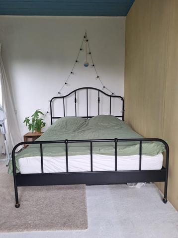 Compleet IKEA Sagstua bed 160x200 cm incl lattenbodems beschikbaar voor biedingen