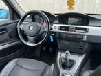 Grijze BMW 3-Serie 325i E90 218PK M-Pakket Touring/Navi/Ac!, Auto's, BMW, 2497 cc, 1445 kg, Origineel Nederlands, Handgeschakeld