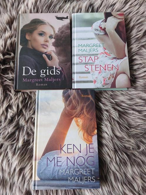 Romans • Margreet Maljers - De gids • Stapstenen, Boeken, Romans, Zo goed als nieuw, Nederland, Ophalen of Verzenden