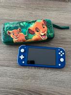Nintendo Switch Lite Blauw + Lion King Tas, Ophalen, Overige kleuren, Zo goed als nieuw, Met beschermhoes of tas