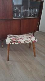 Vintage mid century  voetenbankje ., Ophalen, Minder dan 50 cm, Gebruikt, Minder dan 50 cm