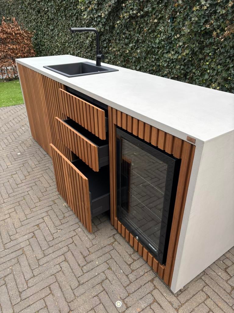 Maatwerk buitenkeuken. type 'Modern Sink'    beton-ciré blad, Tuin en Terras, Buitenkeukens, Ophalen of Verzenden, Nieuw, Houtskool