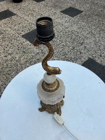 Mooie decoratieve lamp beschikbaar voor biedingen