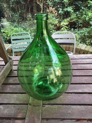 wijn gistfles glas met krat 25 liter groen  beschikbaar voor biedingen