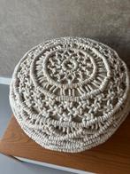 Gehaakte witte poef - 40 cm hoog, 45-50 cm breed, Huis en Inrichting, Banken | Voetenbanken en Poefen, Minder dan 50 cm, Rond