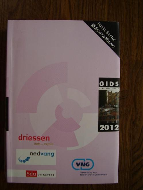 Gids gemeentebesturen 2012, Boeken, Catalogussen en Folders, Zo goed als nieuw, Verzenden
