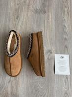 Uccs tesmen, Ophalen of Verzenden, Zo goed als nieuw, Sneakers of Gympen