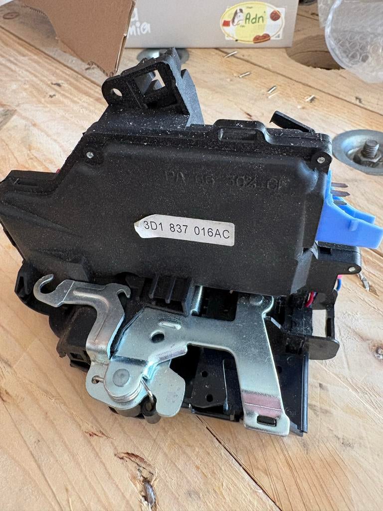 Deurslot rechts vw touran, Voor, Nieuw, Spatbord, Audi