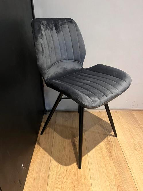 Eetkamerstoel velvet grijs nieuw, Huis en Inrichting, Stoelen, Nieuw, Metaal, Grijs, Ophalen of Verzenden