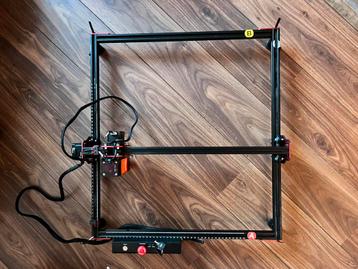 Algolaser 5 watt. Bedienen met app of lightburn beschikbaar voor biedingen