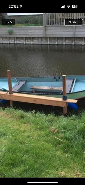 Ijzeren boot beschikbaar voor biedingen