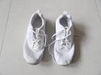1 paar mooi witte NIKE sport schoenen met veters maat 41, Kinderen en Baby's, Jongen of Meisje, Schoenen, Ophalen of Verzenden