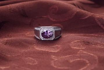 Mooie 925 sterling zilveren ring met paarse zirkoon
