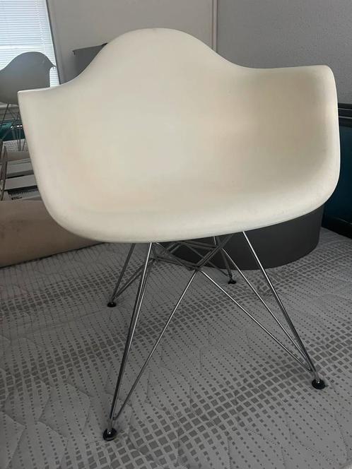 6x lookalike Vitra Eames DAR eetkamerstoel wit armleningen, Huis en Inrichting, Stoelen, Gebruikt, Vijf, Zes of meer stoelen, Wit