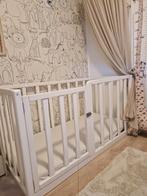 Peuterbedje met hoge uitvalrand / deurtje / vloerbed, Kinderen en Baby's, 70 tot 85 cm, 140 tot 160 cm, Zo goed als nieuw, Ophalen