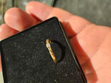 Gouden ring 18 karaat  beschikbaar voor biedingen