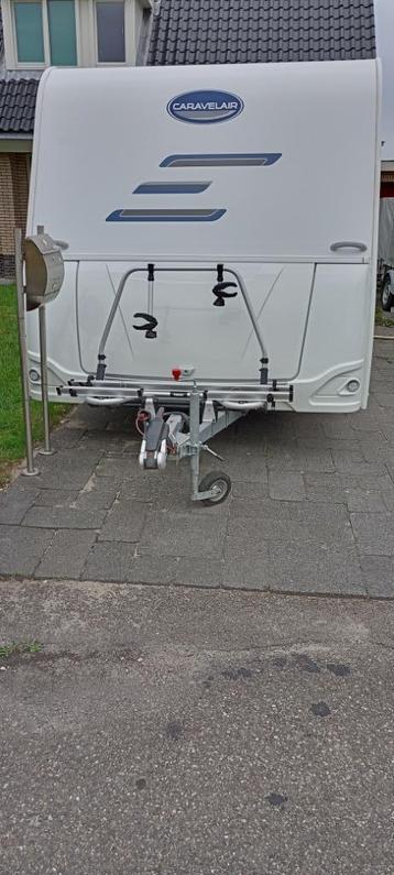 caravan gevraagd met rondzit en queensbed beschikbaar voor biedingen