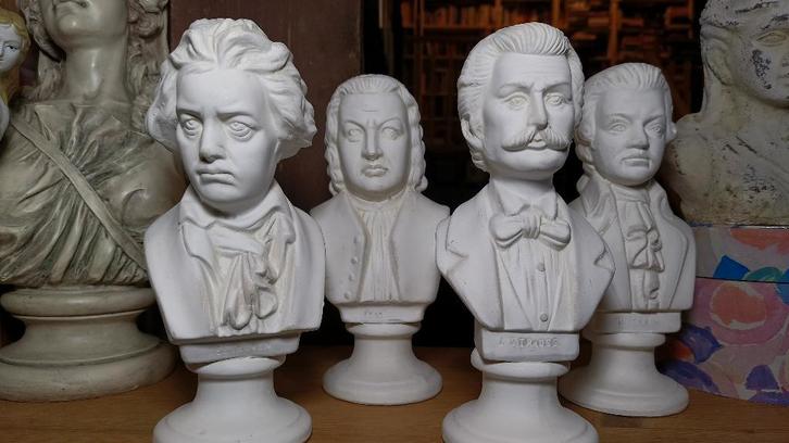 Set van 4 gipsen componistenbusten (25 cm hoog), Verzamelen, Beelden en Beeldjes, Zo goed als nieuw, Mens, Ophalen of Verzenden