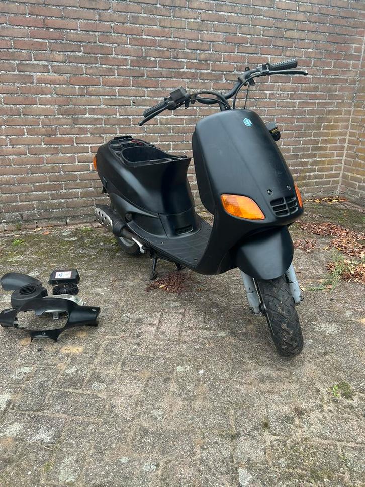 piaggio zip type 3 brom/duits project, Fietsen en Brommers, Scooters | Piaggio, Gebruikt, Zip, Maximaal 45 km/u, Tweetakt, Ophalen of Verzenden