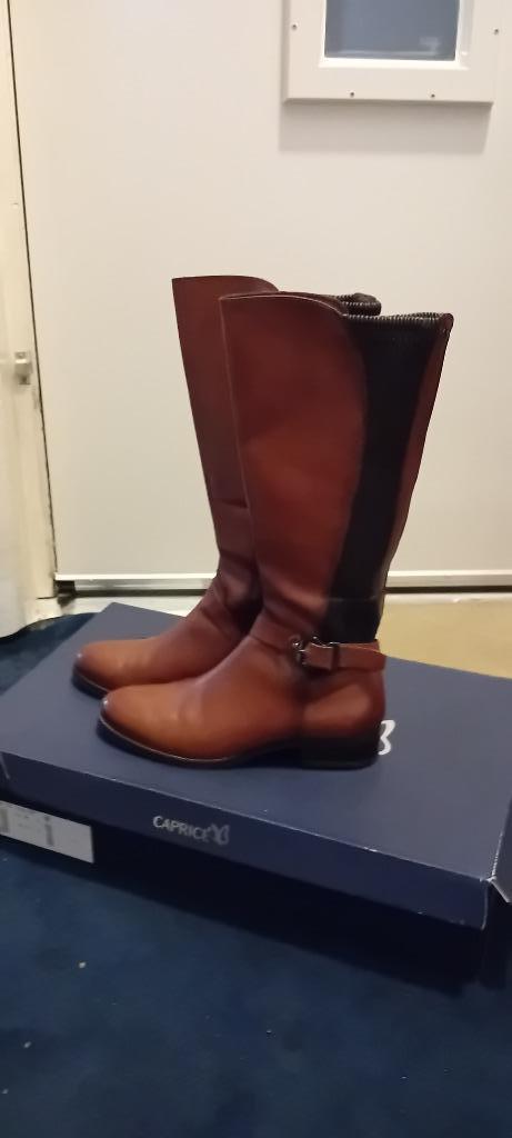 Prachtige nieuwe Caprice laarzen maat 40!, Kleding | Dames, Schoenen, Nieuw, Hoge laarzen, Zwart, Ophalen of Verzenden
