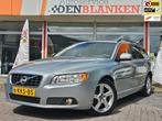 Volvo V70 1.6 T4 Nordic BJ.2013 / Navi / Leder / Xenon / PDC, 4 cilinders, USB, 1600 kg, Zilver of Grijs